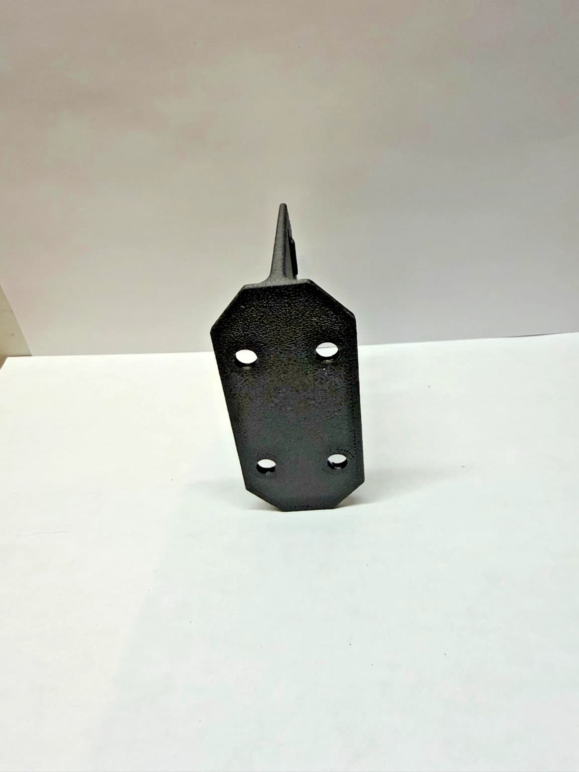 Side view of the NRP-SP-001 refrigerator flapper strike plate